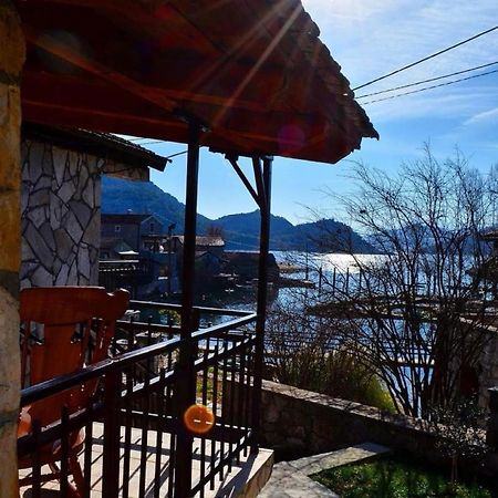 Lakeside Oasis Home Karuc エクステリア 写真